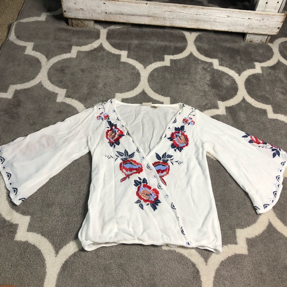 Daytrip Blouse Top Womens Size Small Embroidered Faux Wrap Bell Sleeves